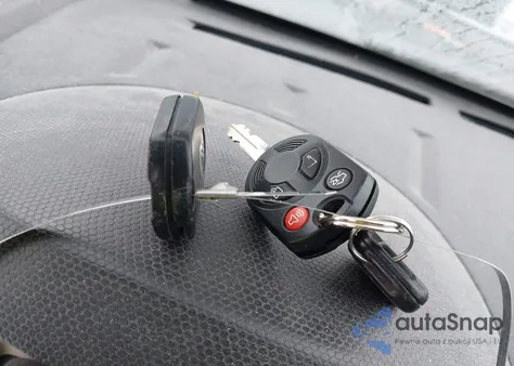 2010 Mercury Mariner Premier z USA, uszkodzony, nr VIN 4M2CN9HG2AKJ23402